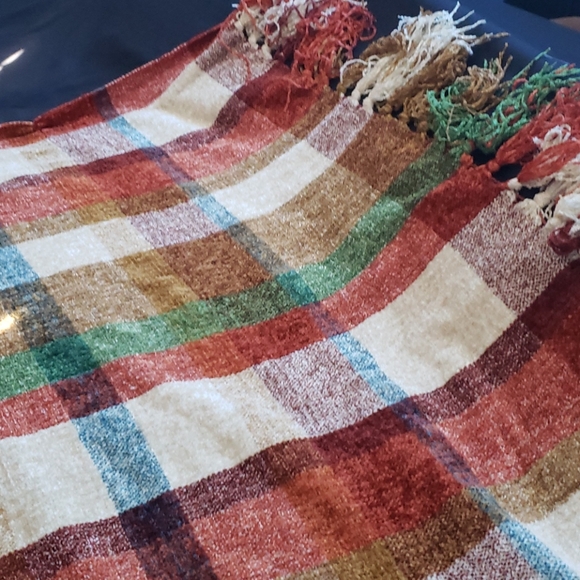 Throw Colorful Blanket. - Picture 6 of 7